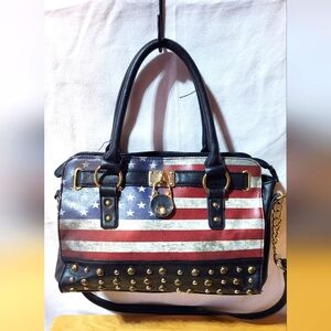 Beautiful American pride chain purse